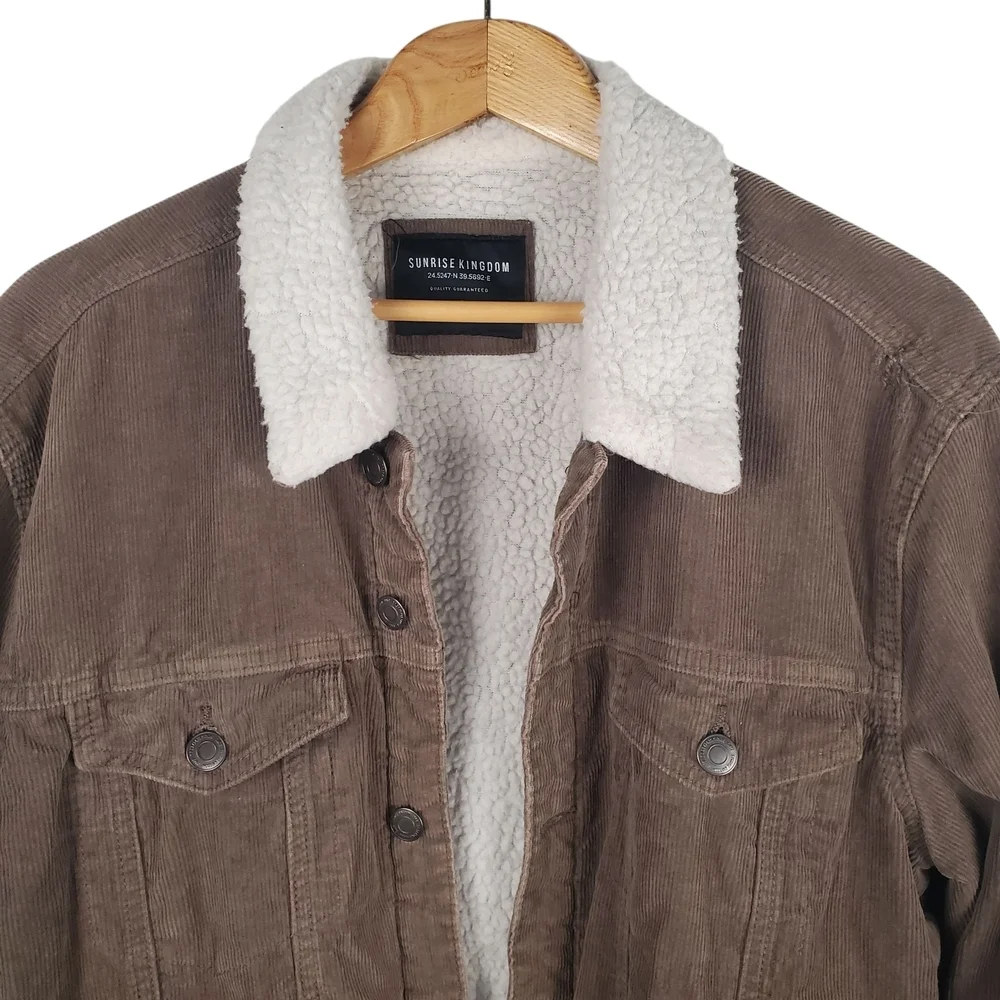 Sunrise Kingdom Brown Corduroy Sherpa Lined Jacket. XL. 0125